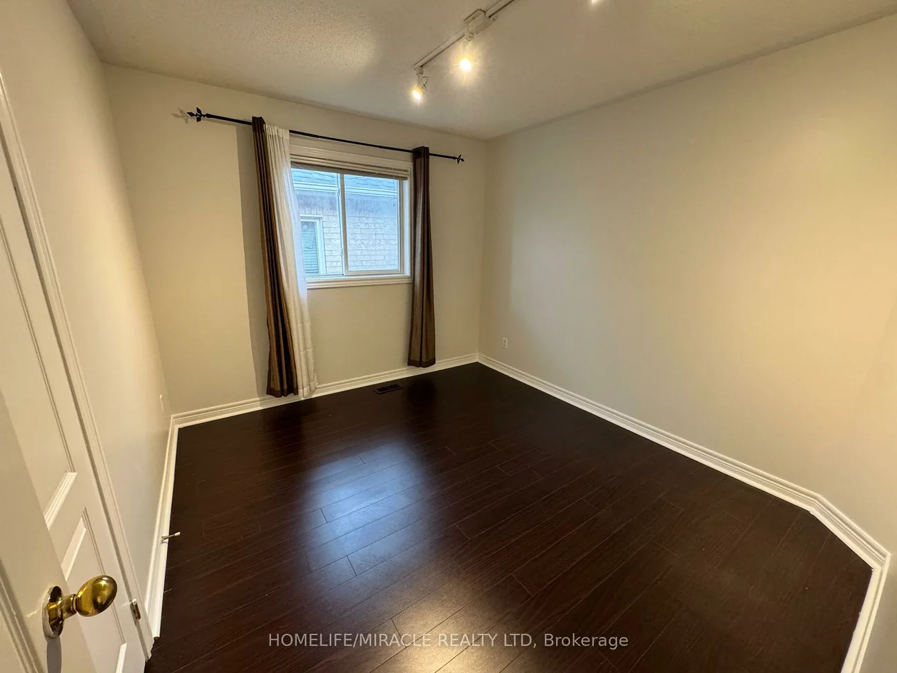 6, Sweet Briar, Snelgrove, Brampton