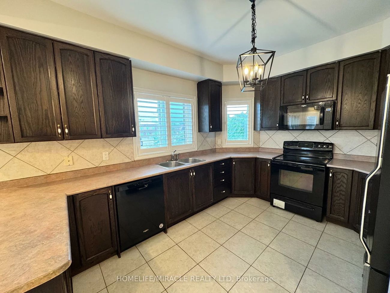 6, Sweet Briar, Snelgrove, Brampton