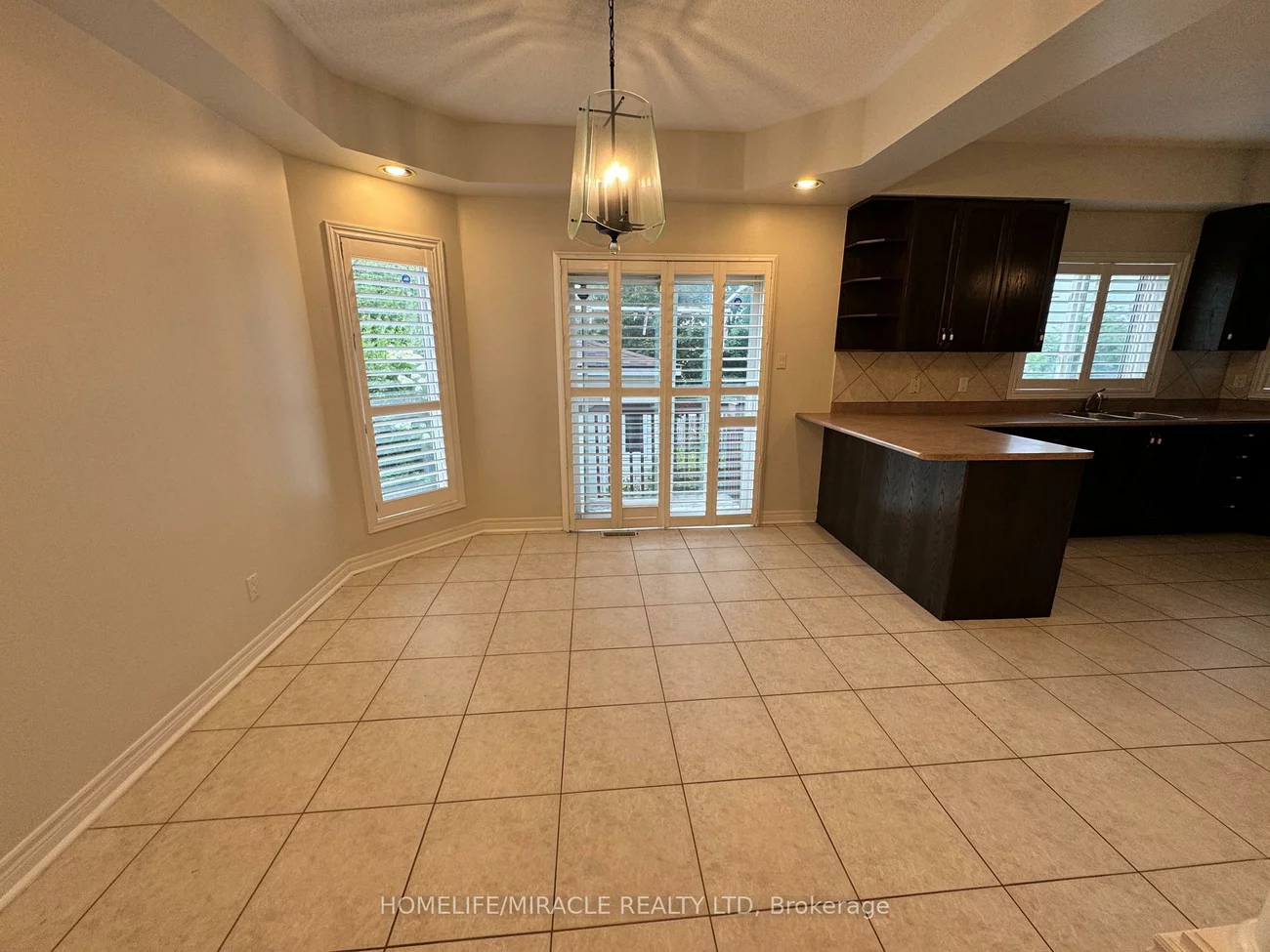 6, Sweet Briar, Snelgrove, Brampton