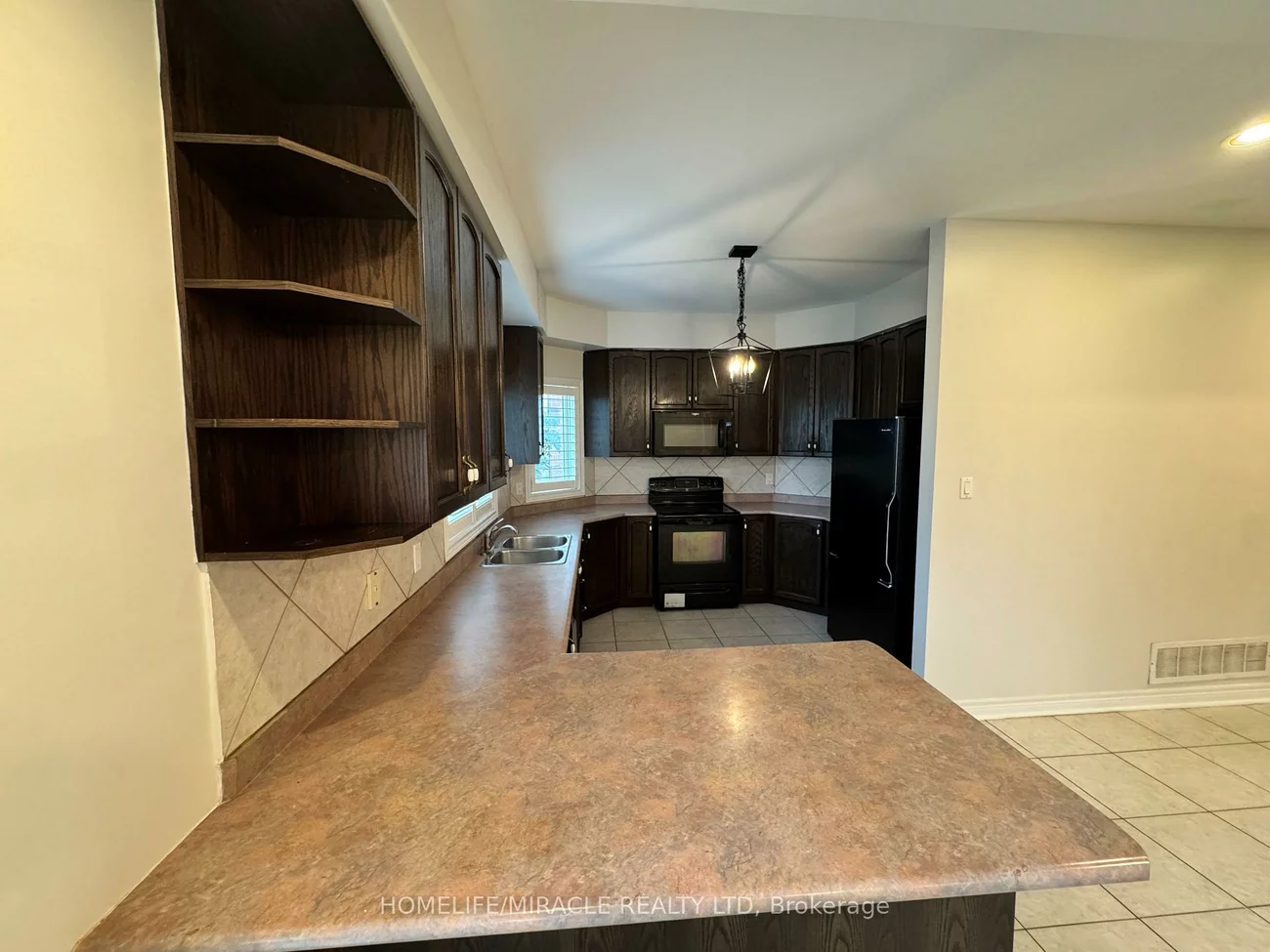 6, Sweet Briar, Snelgrove, Brampton