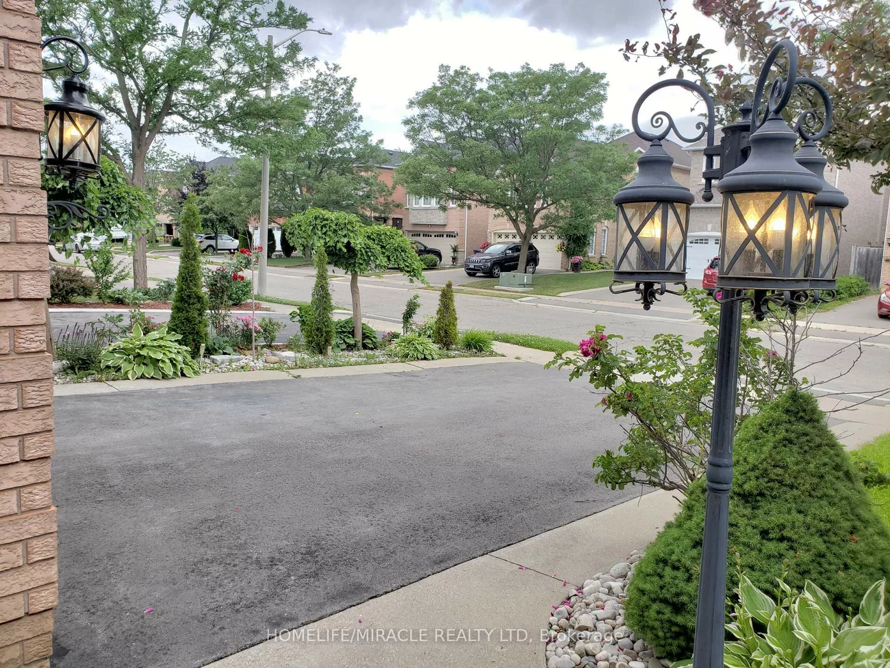 6, Sweet Briar, Snelgrove, Brampton