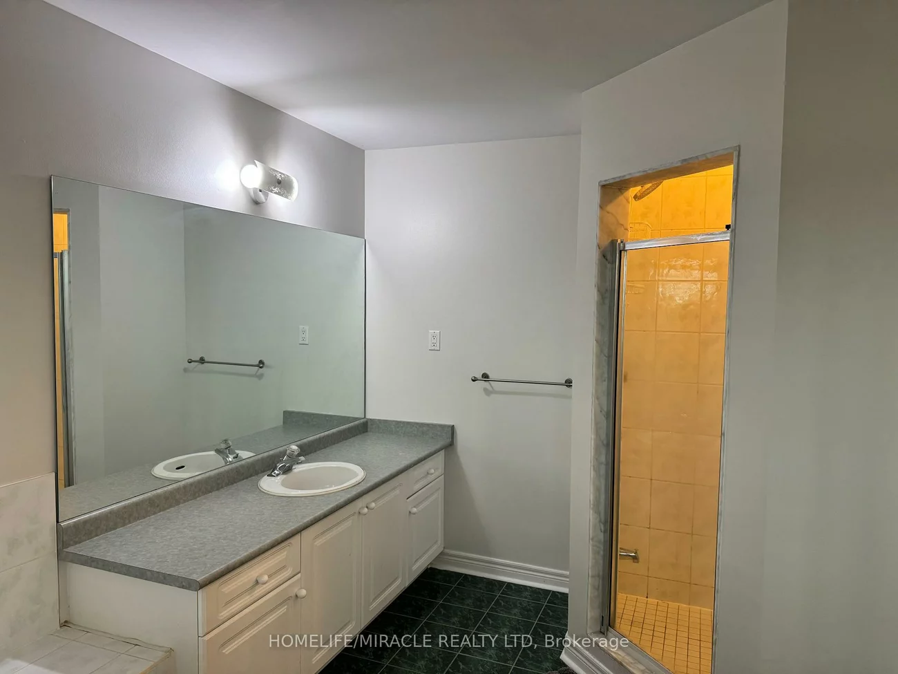 6, Sweet Briar, Snelgrove, Brampton