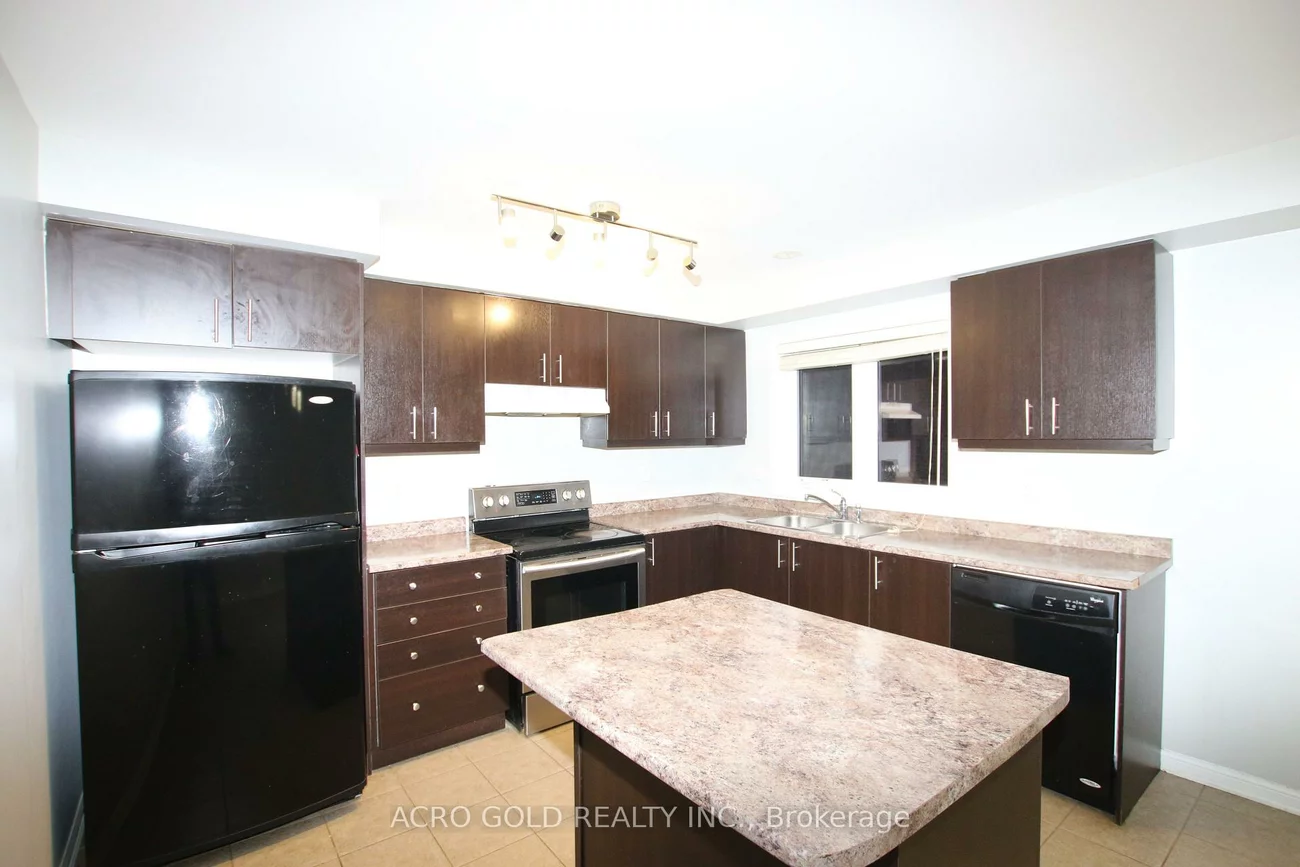 32, Mercedes, Northwest Brampton, Brampton