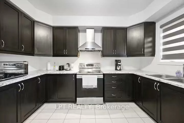 341, Remembrance, Northwest Brampton, Brampton
