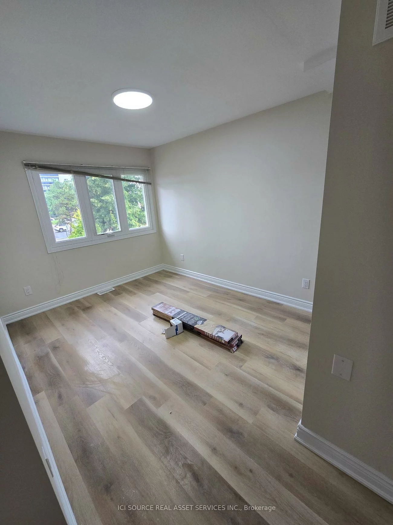 16, Brownridge, Fletcher's Creek South, Brampton