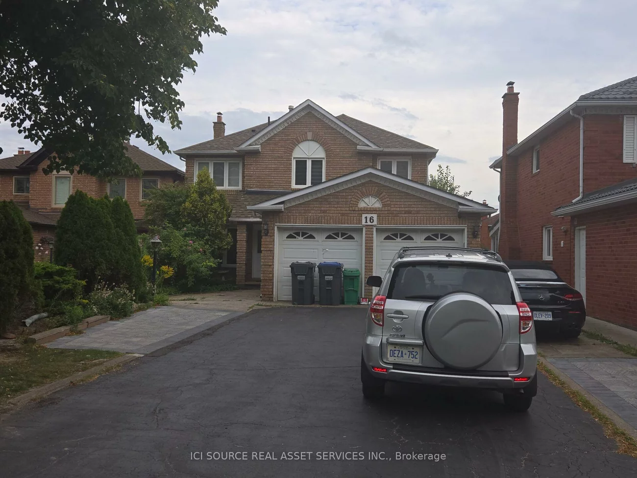 16, Brownridge, Fletcher's Creek South, Brampton