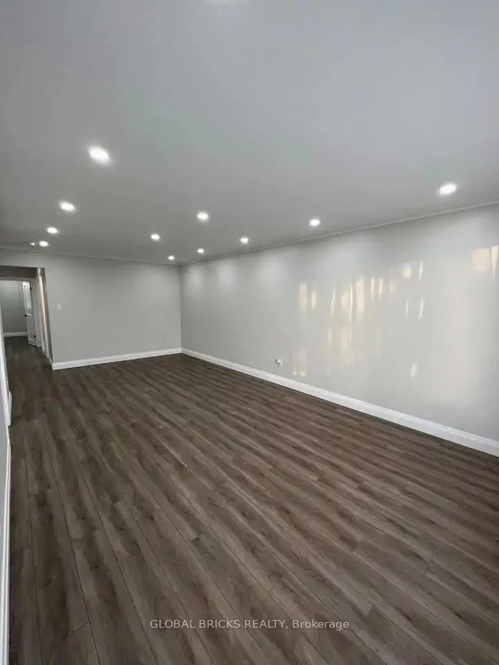 49, Argyle, Avondale, Brampton