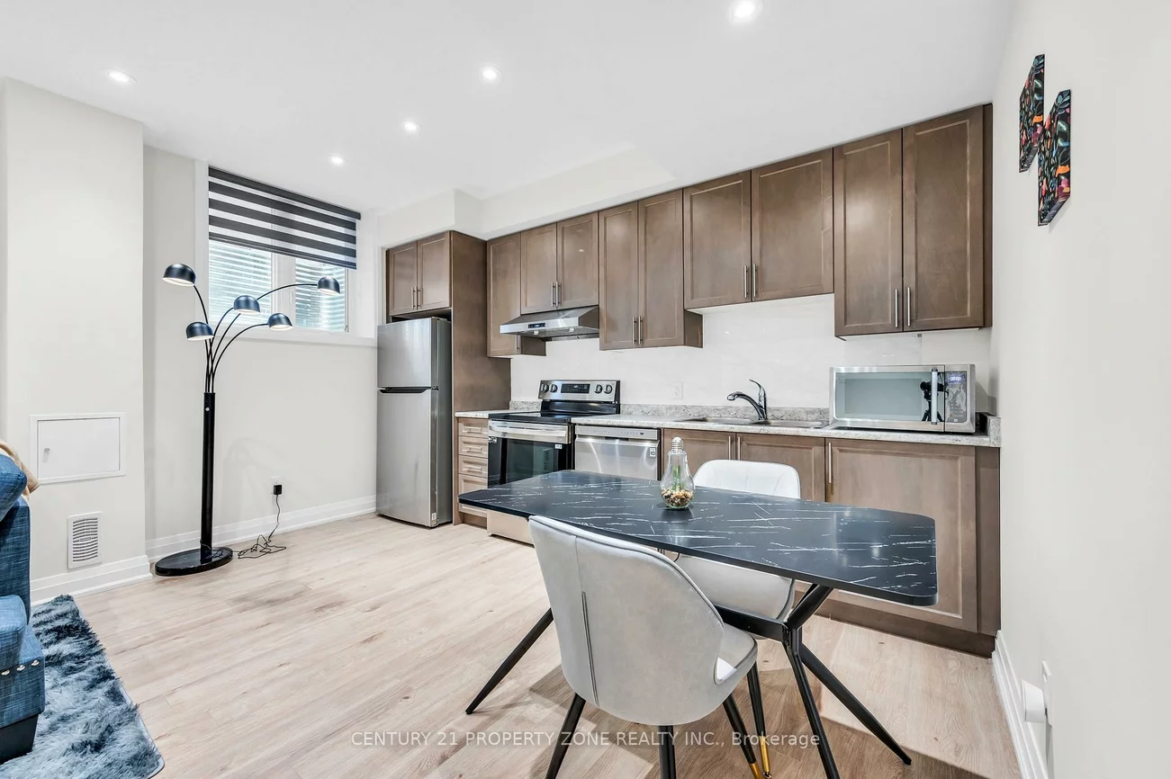 12, Trellanock, Bram West, Brampton