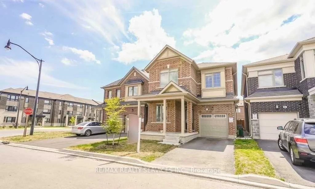4, Divers, Northwest Brampton, Brampton
