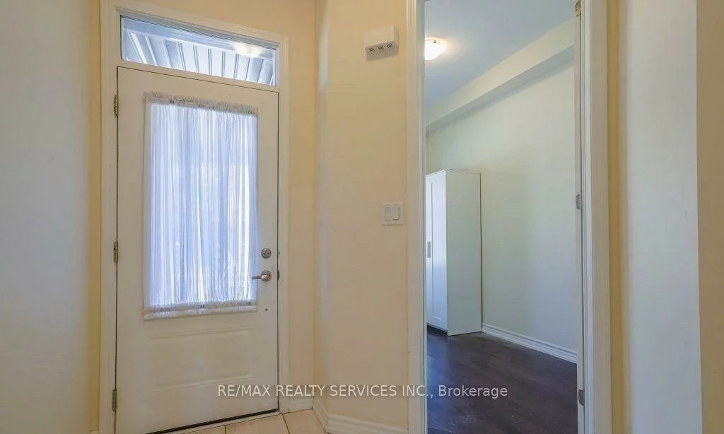 4, Divers, Northwest Brampton, Brampton