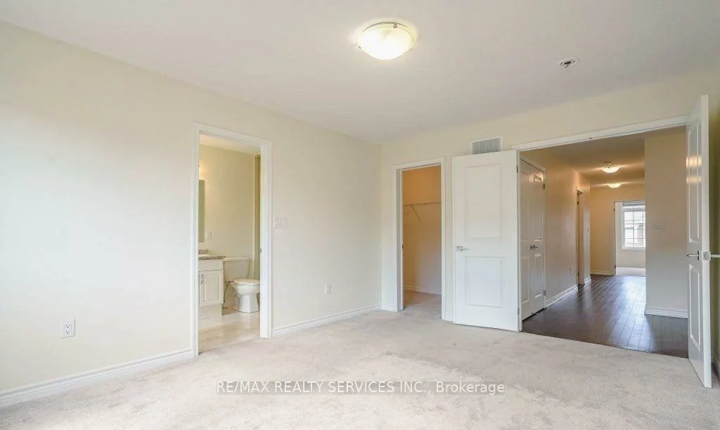 4, Divers, Northwest Brampton, Brampton