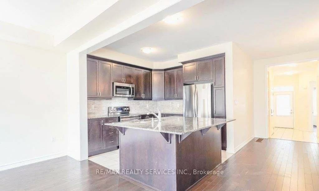 4, Divers, Northwest Brampton, Brampton