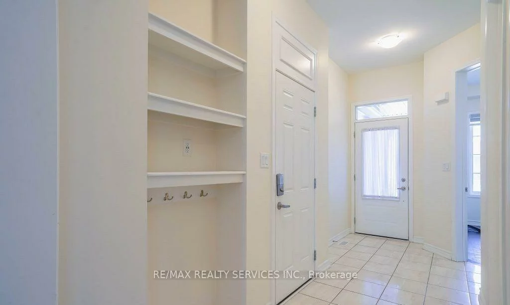 4, Divers, Northwest Brampton, Brampton