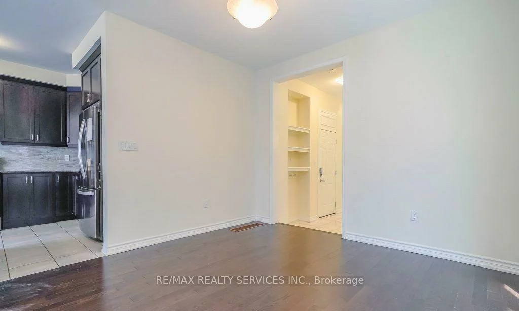 4, Divers, Northwest Brampton, Brampton