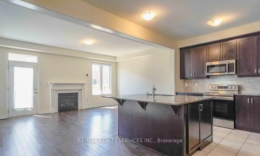4, Divers, Northwest Brampton, Brampton