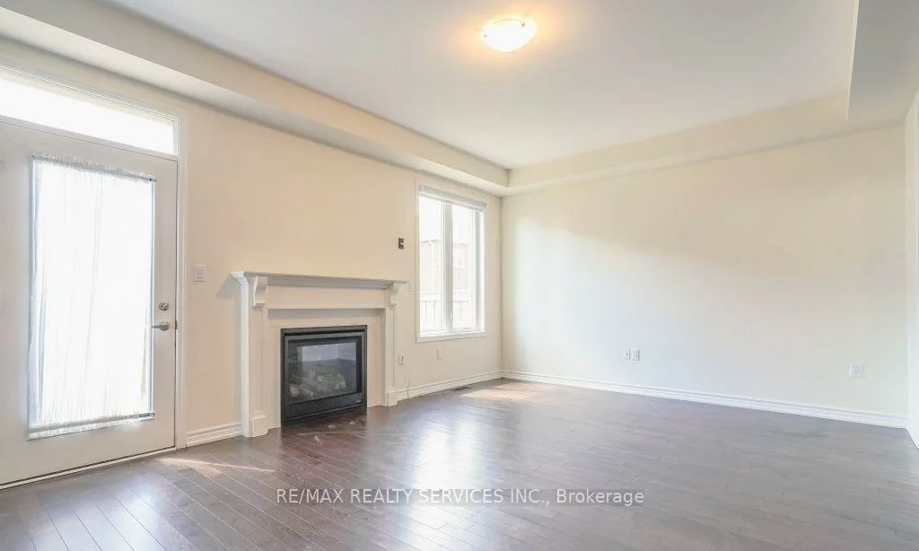 4, Divers, Northwest Brampton, Brampton