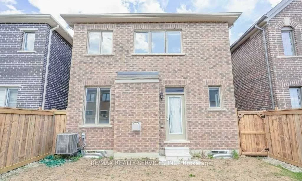 4, Divers, Northwest Brampton, Brampton