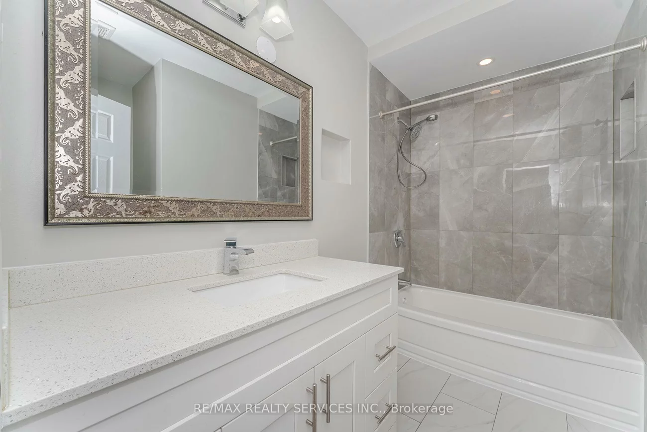 61, Avondale, Avondale, Brampton