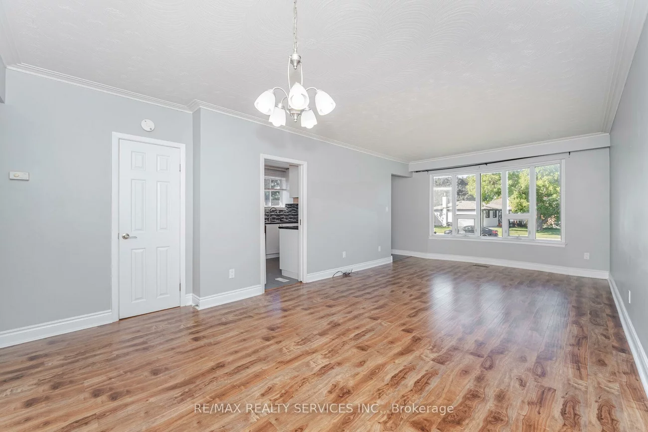 61, Avondale, Avondale, Brampton