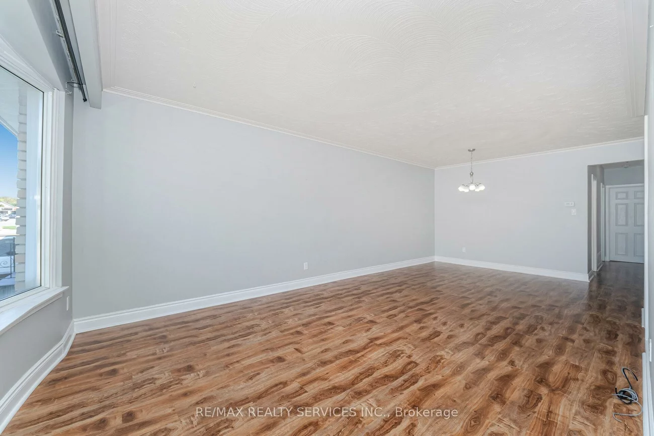 61, Avondale, Avondale, Brampton