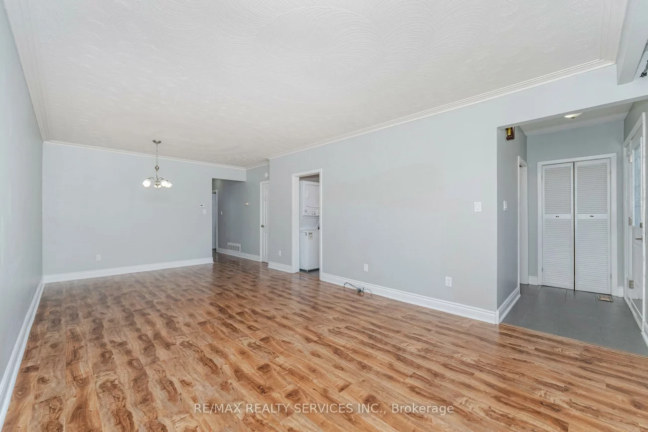 61, Avondale, Avondale, Brampton