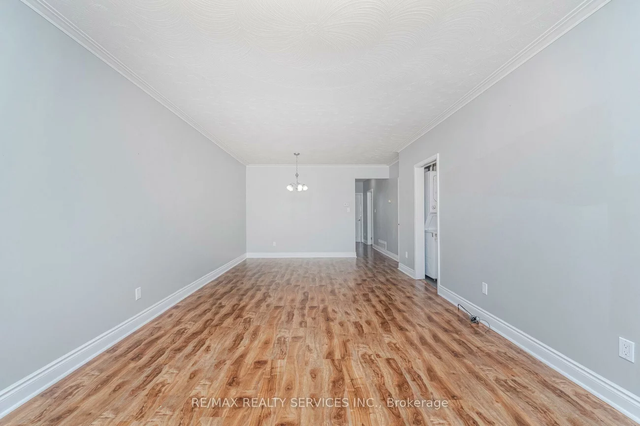 61, Avondale, Avondale, Brampton