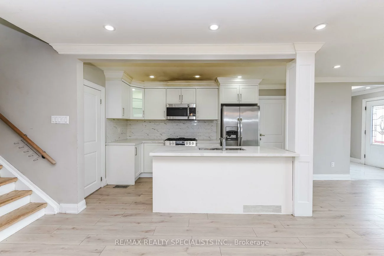 137, Avondale, Avondale, Brampton