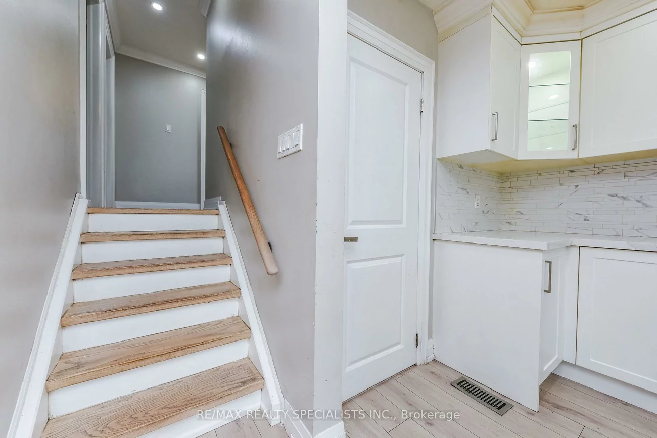 137, Avondale, Avondale, Brampton
