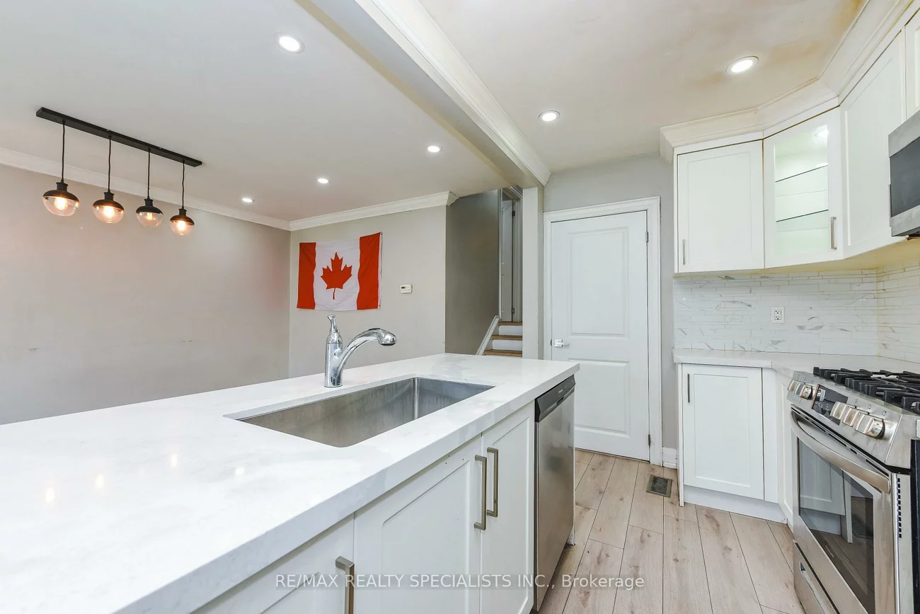 137, Avondale, Avondale, Brampton