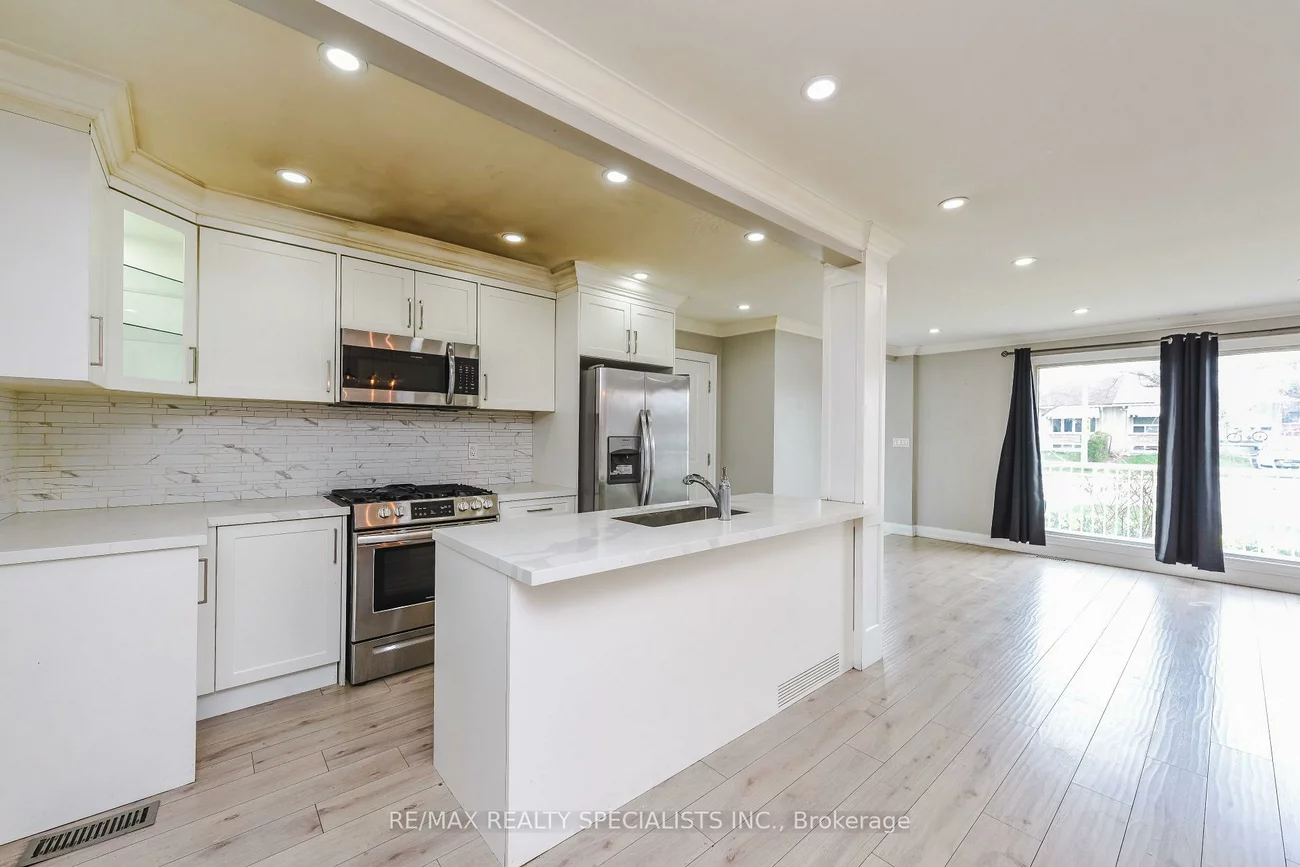 137, Avondale, Avondale, Brampton