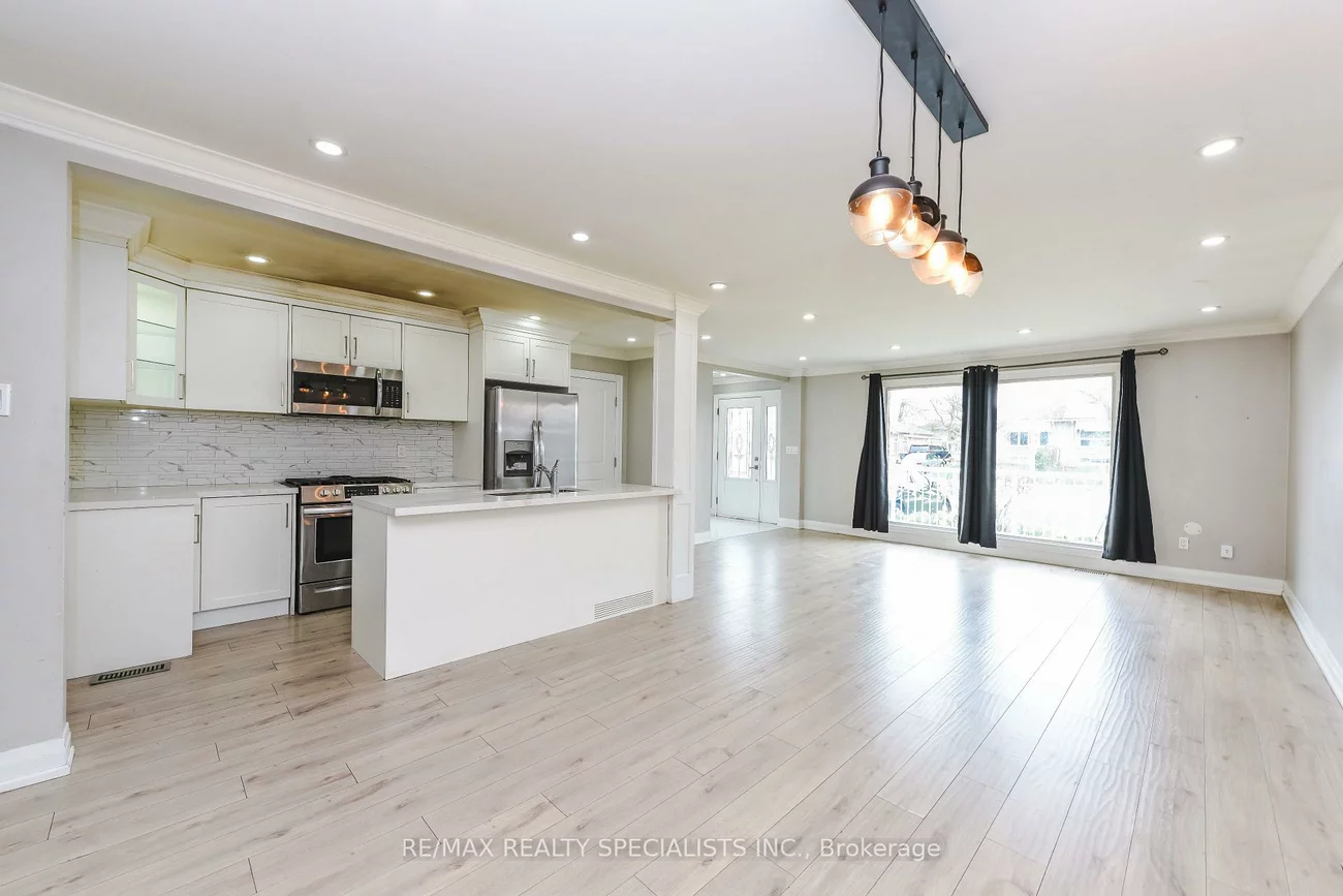 137, Avondale, Avondale, Brampton