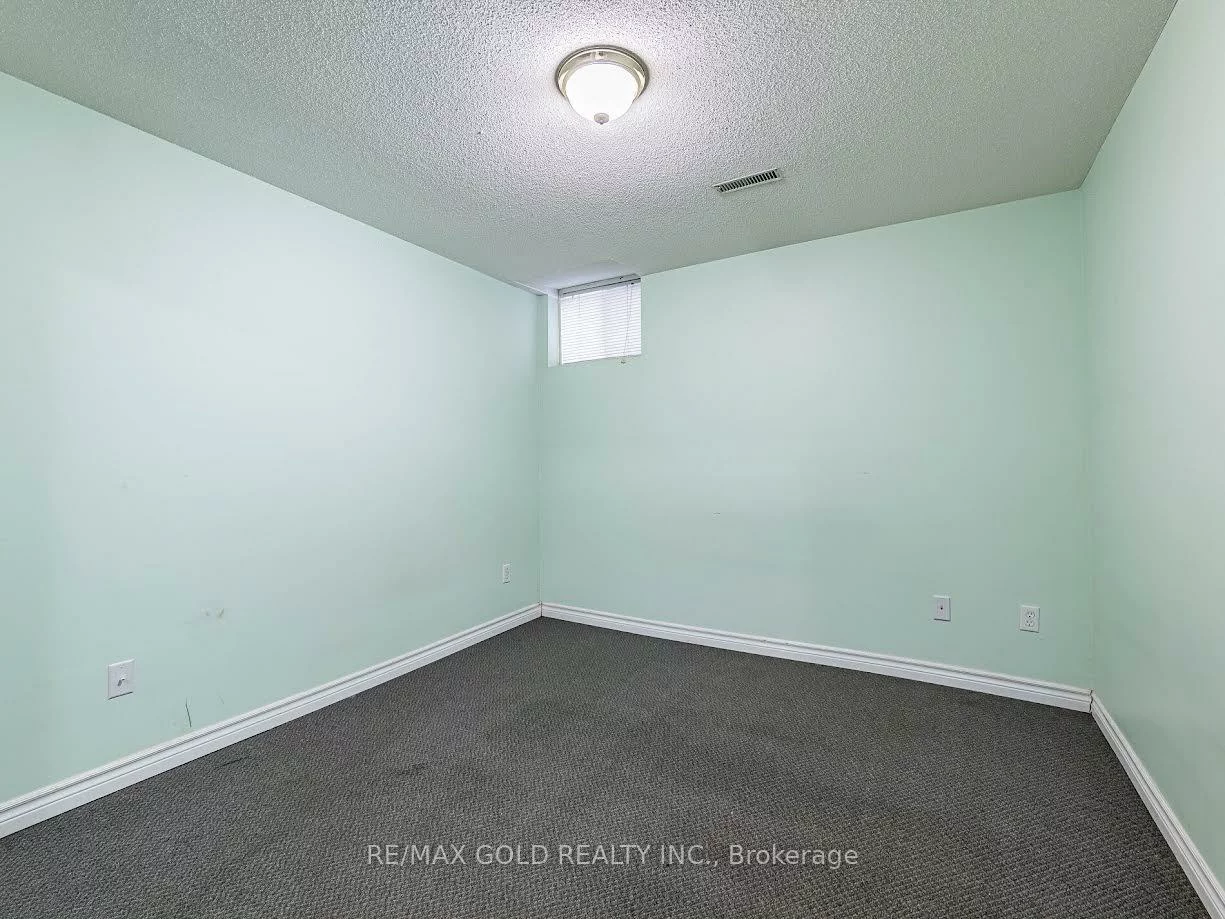 42, Zimmer, Gore Industrial North, Brampton