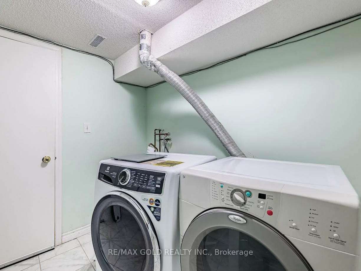 42, Zimmer, Gore Industrial North, Brampton