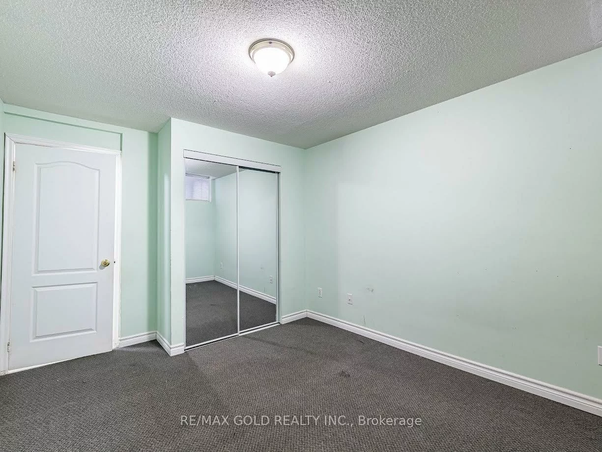42, Zimmer, Gore Industrial North, Brampton