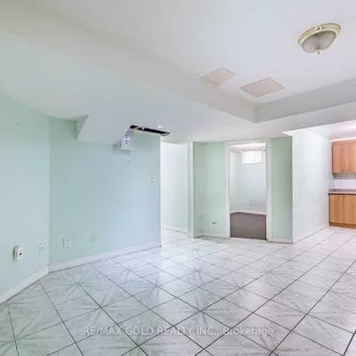 42, Zimmer, Gore Industrial North, Brampton