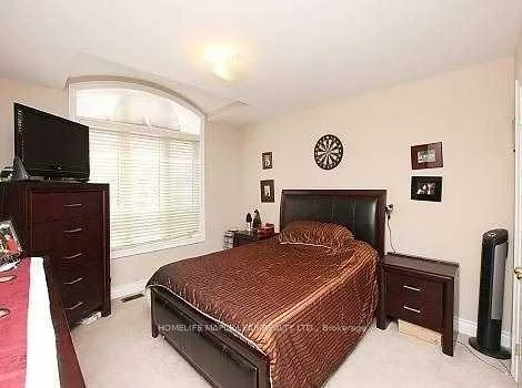 29, Jacksonville, Vales of Castlemore, Brampton