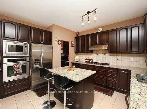 29, Jacksonville, Vales of Castlemore, Brampton