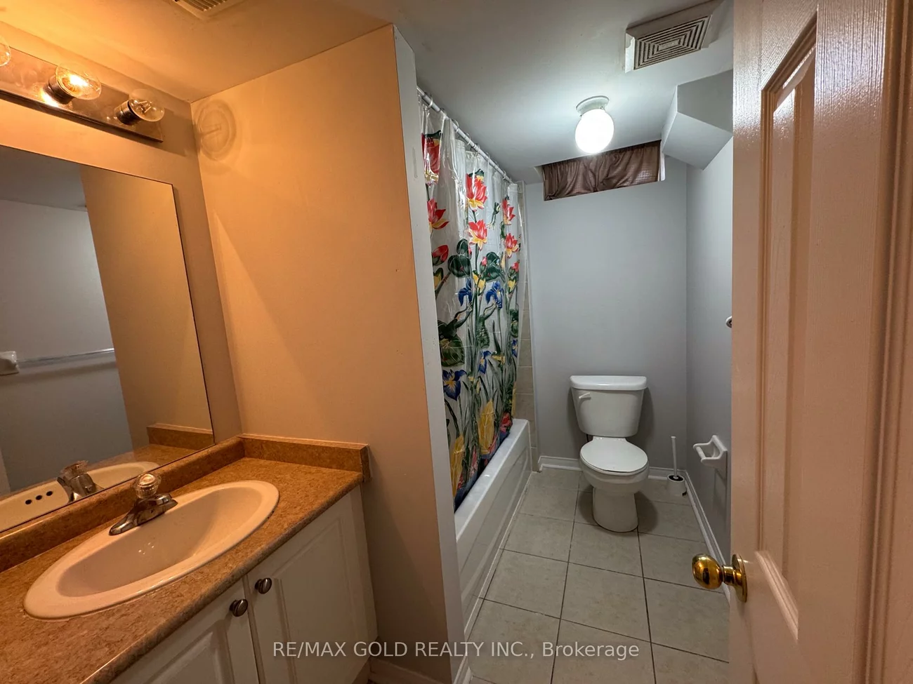 12, Lillian, Sandringham-Wellington, Brampton