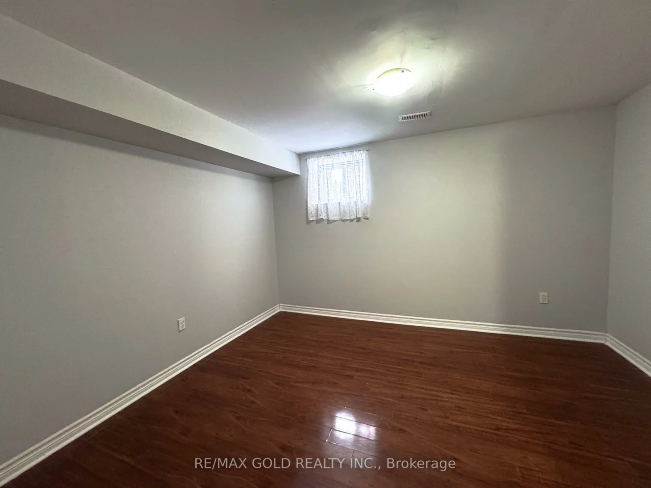 12, Lillian, Sandringham-Wellington, Brampton