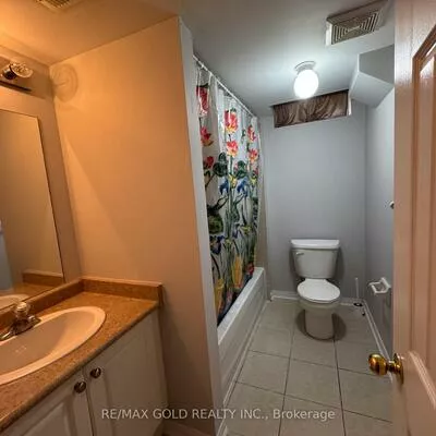 12, Lillian, Sandringham-Wellington, Brampton