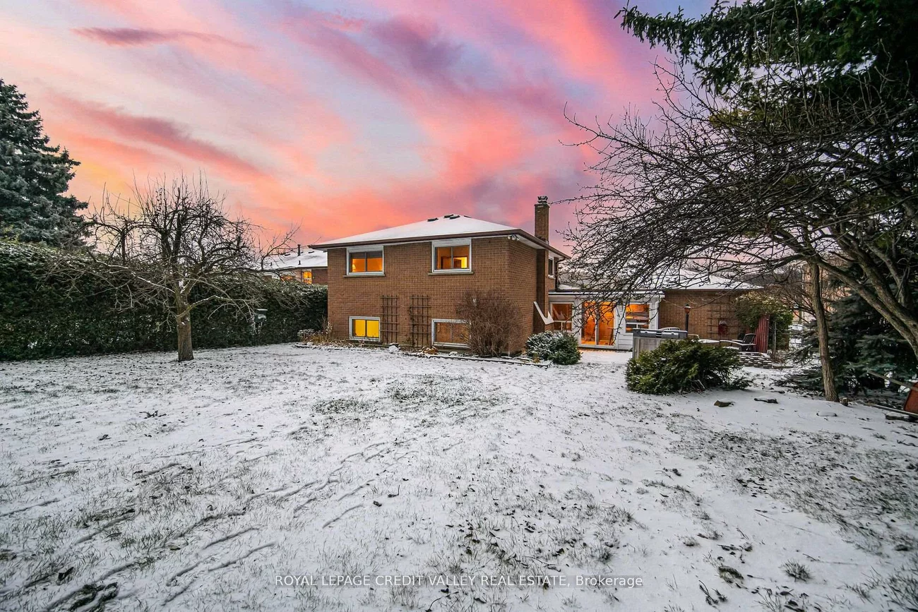 17, Meadowland, Brampton East, Brampton