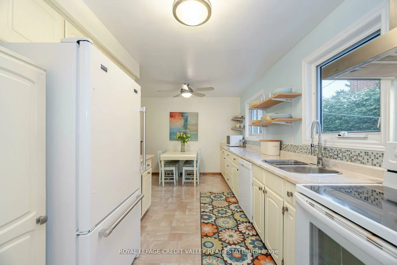 17, Meadowland, Brampton East, Brampton