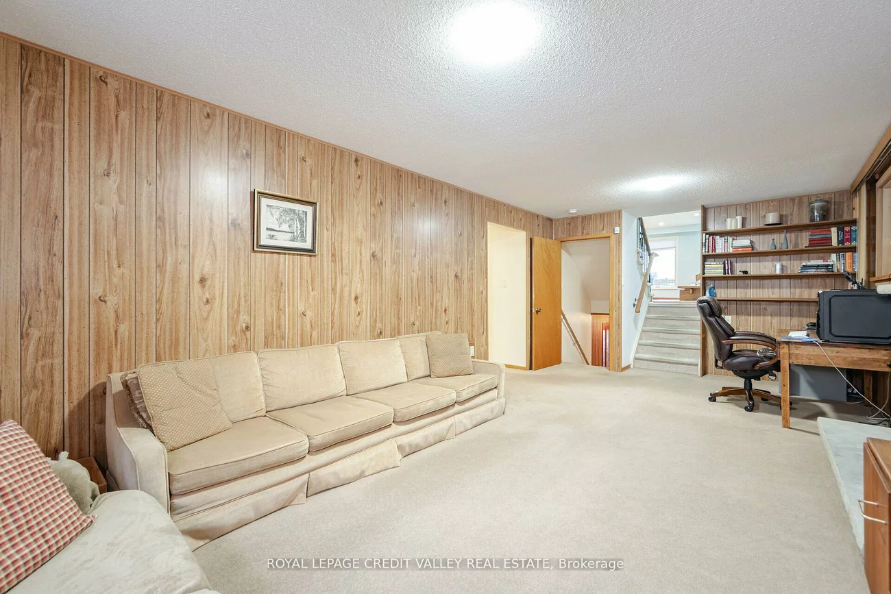 17, Meadowland, Brampton East, Brampton