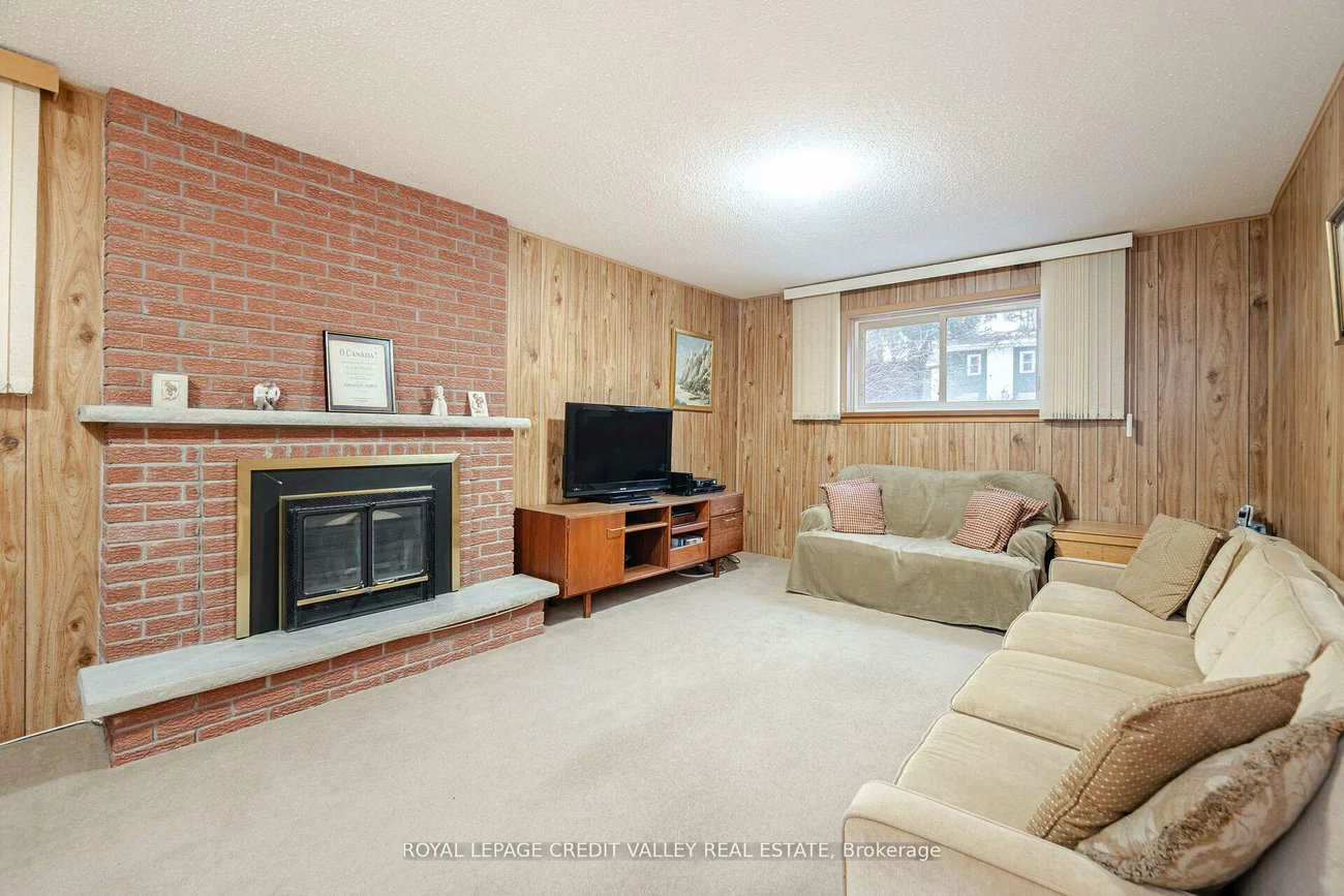 17, Meadowland, Brampton East, Brampton