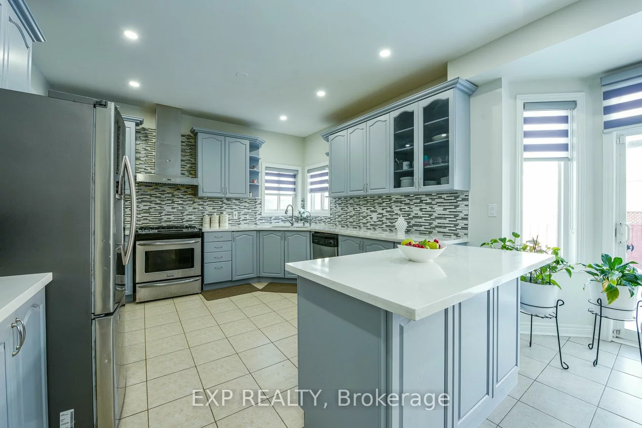 50, Northface, Sandringham-Wellington, Brampton