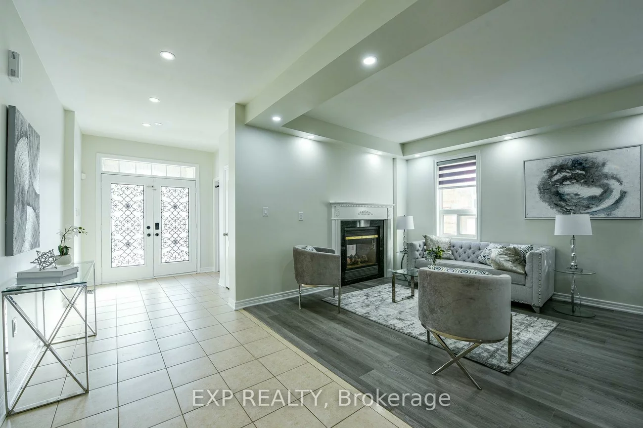 50, Northface, Sandringham-Wellington, Brampton