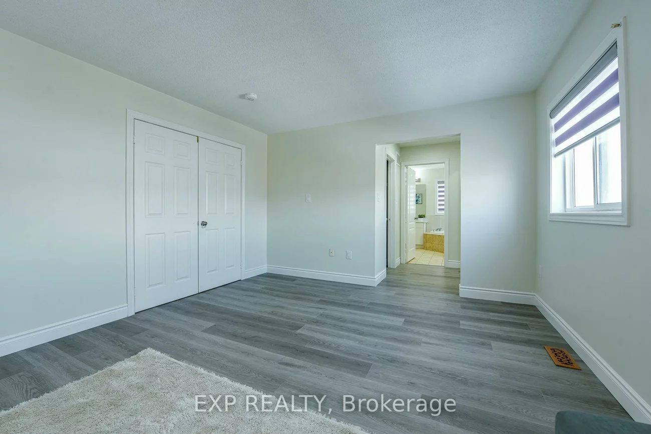 50, Northface, Sandringham-Wellington, Brampton
