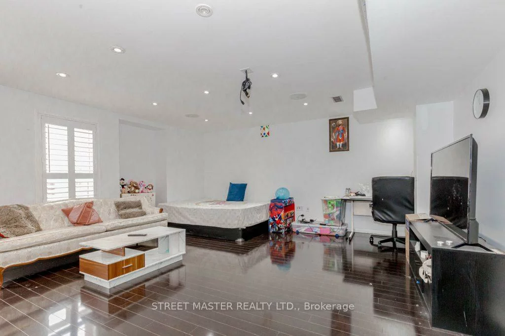 72, Newington, Bram East, Brampton