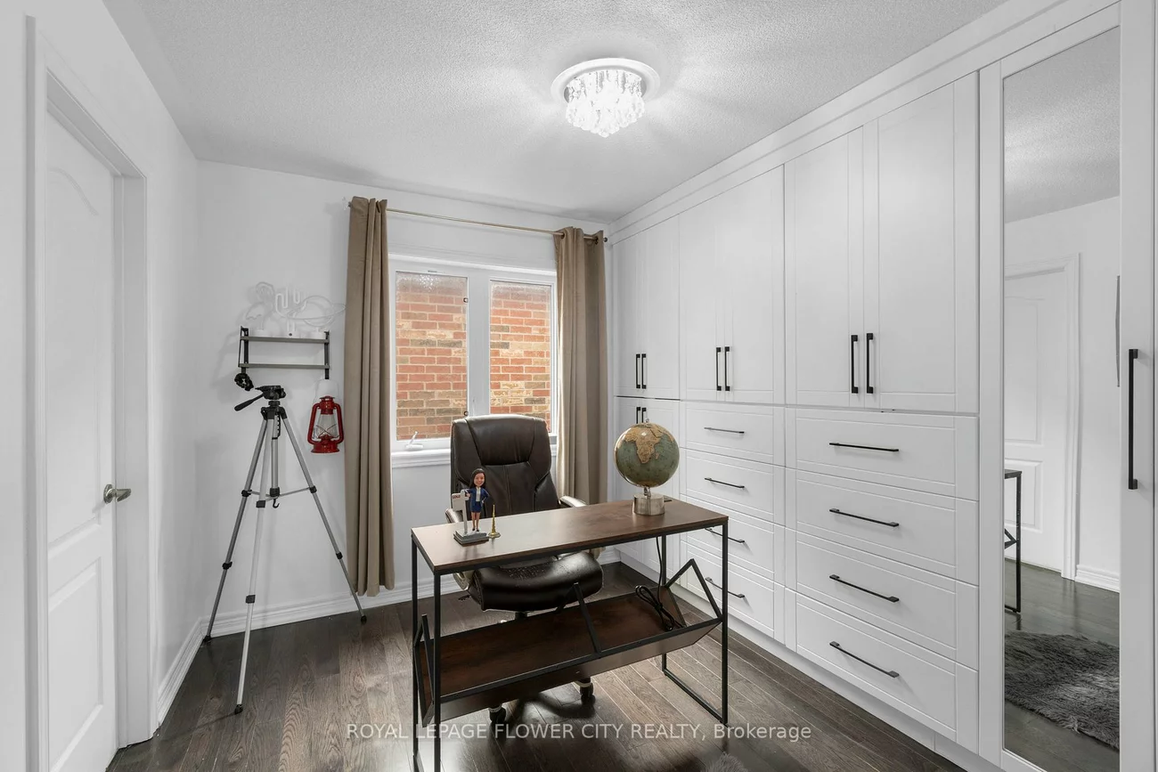 22, Vanwood, Vales of Castlemore, Brampton