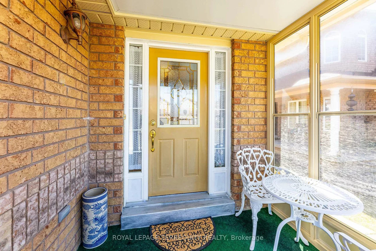 21, Collingwood, Snelgrove, Brampton